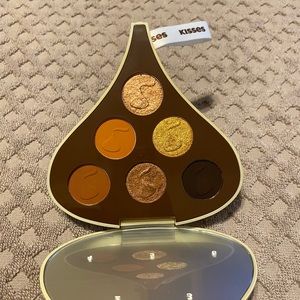 Glam lite Hershey kisses palette